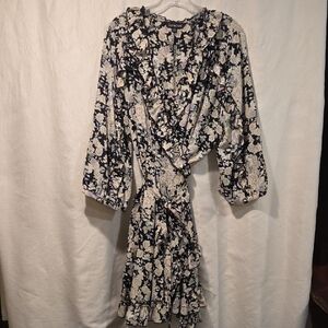 DAVI & DANI Black and Cream Floral Top